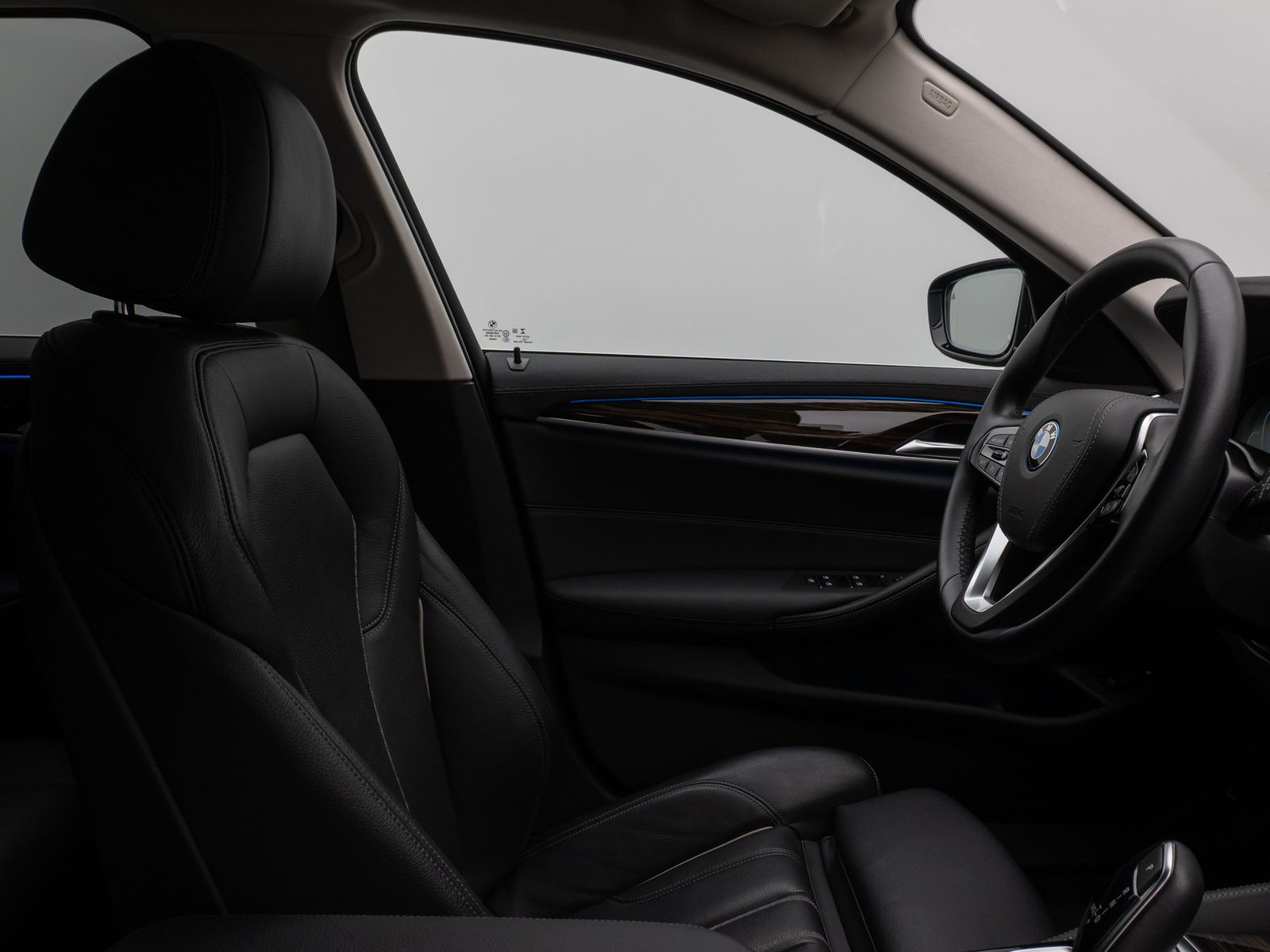 Fahrzeugabbildung BMW 530e Luxury Line Kamera DAB WLAN Alarm Sport AHK