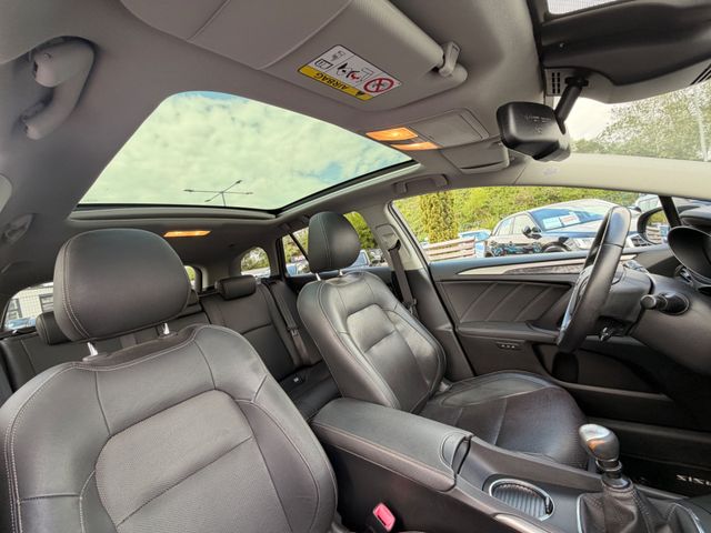 Toyota Avensis Touring Sports Executive