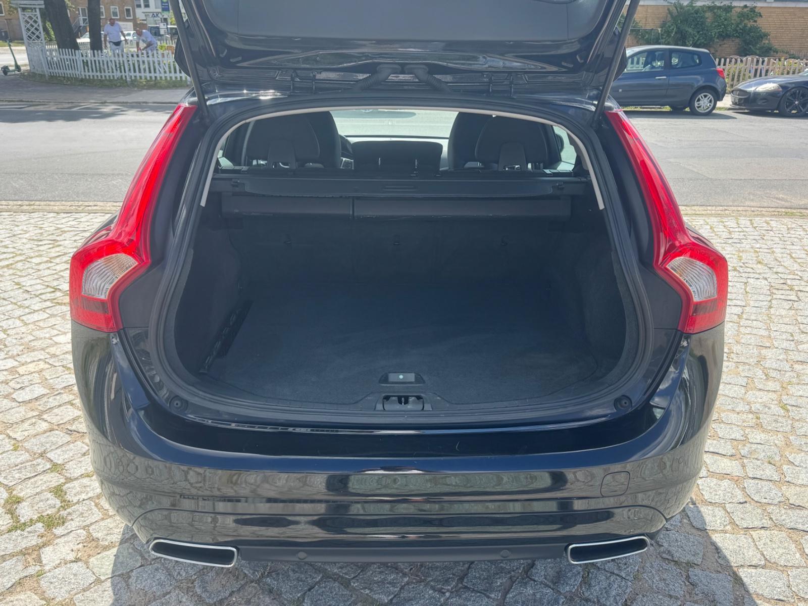 Volvo V60 2015 — photo 7