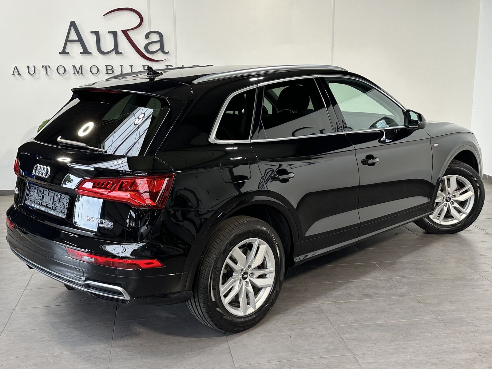 Fahrzeugabbildung Audi Q5 50 TFSI e Qu S-Line NAV+LED+AHK+ACC+KAM+VCOCK