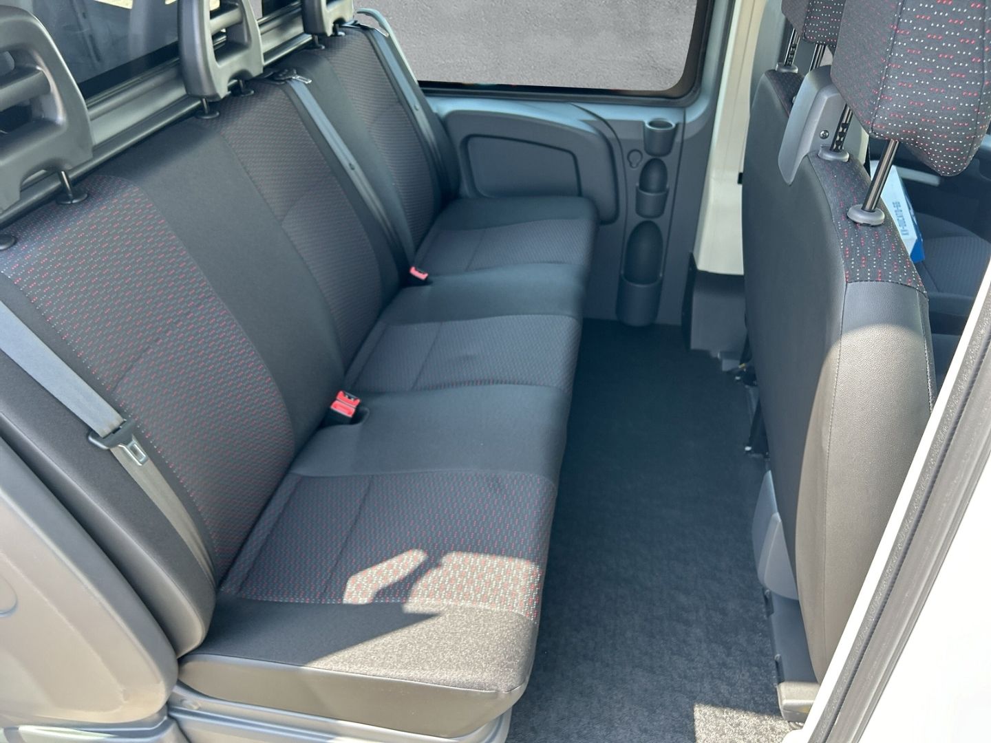 Fahrzeugabbildung Peugeot Boxer Kasten Hochraum 435 TwinCab L4H2 BlueHDi 1