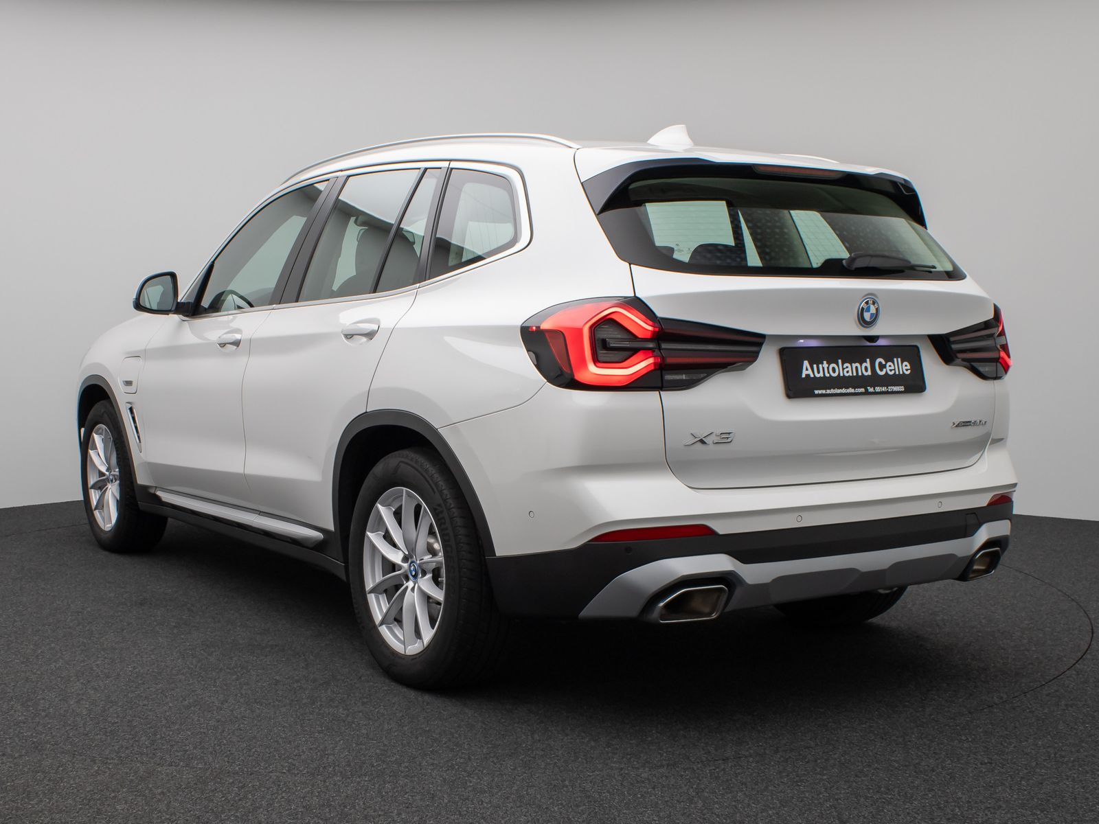 Fahrzeugabbildung BMW X3 xD30e Kamera HUD DAB Lenkrhzg Alarm AHK Sport
