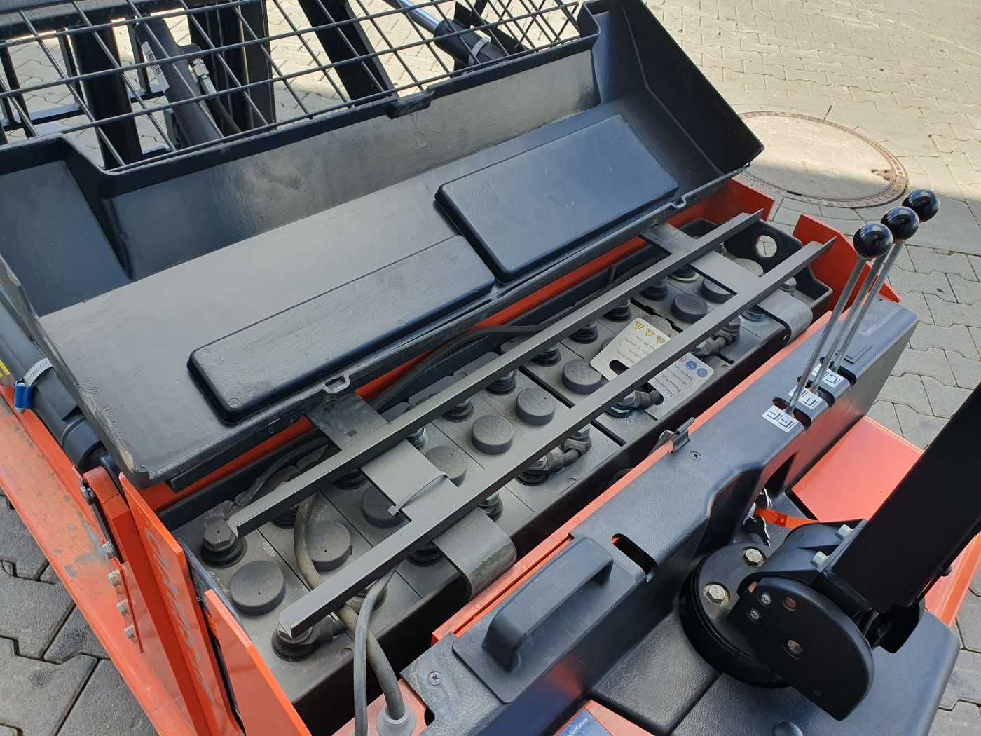 Fahrzeugabbildung Toyota RWE 120 / Schubmaststapler / Duplex:2.9m / 257h!