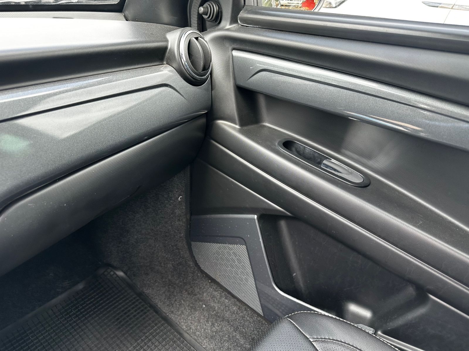 Ligier JS 60 DCi | Leder | Kamera | Carplay — Bild 14