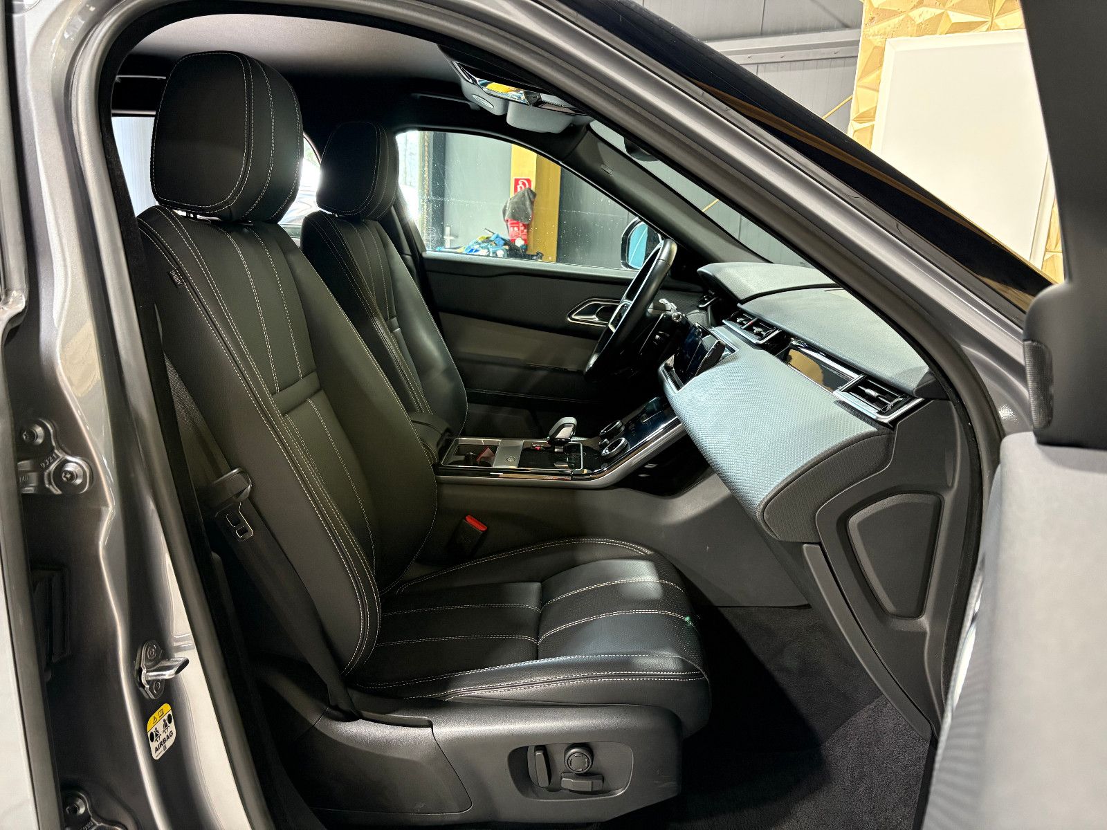 Fahrzeugabbildung Land Rover Range Rover Velar/360*KAM/LED/APPLE/LEDER/