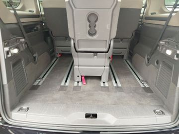 Volkswagen T7 Multivan - 7