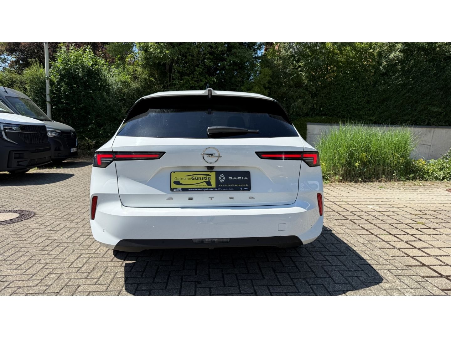 Fahrzeugabbildung Opel Astra L Sports Tourer Edition Navi Digitales Coc
