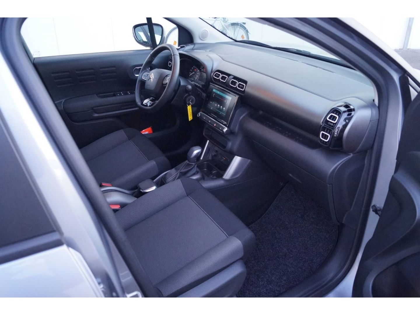Fahrzeugabbildung Citroën C3 Aircross Feel Pack 1.2 PT 130 EAT6  Navi