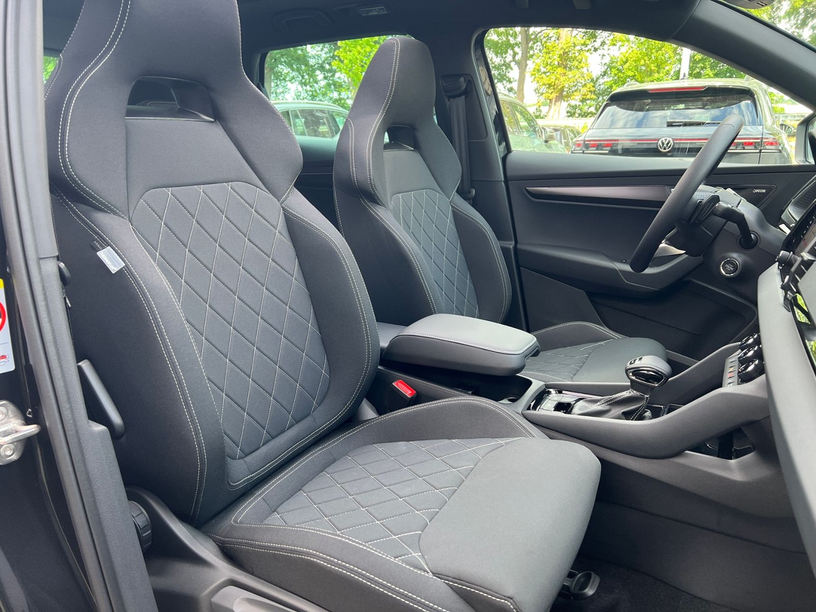 Fahrzeugabbildung SKODA Karoq Sportline 2.0 TSI 4x4 DSG *Panorama, AHK,