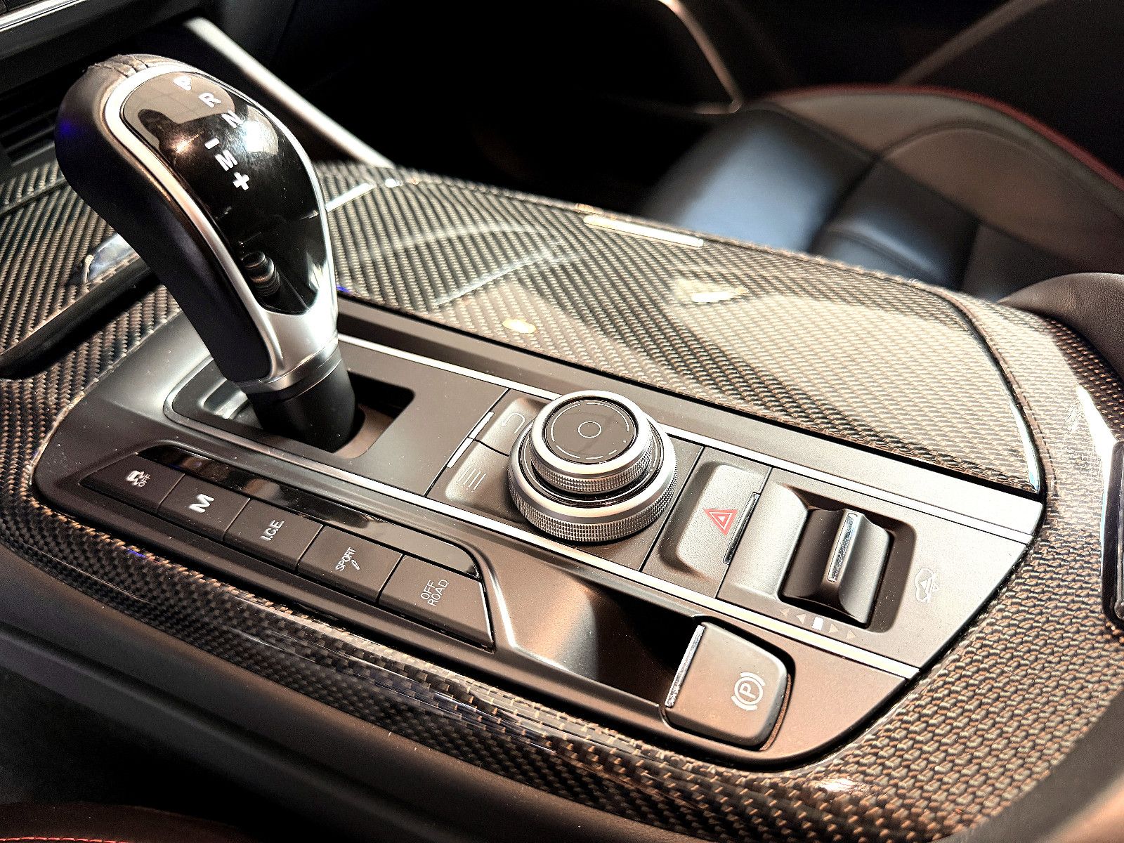 Fahrzeugabbildung Maserati Levante S/CARBON/HARMAN-KARDON/KAMERA/BRD