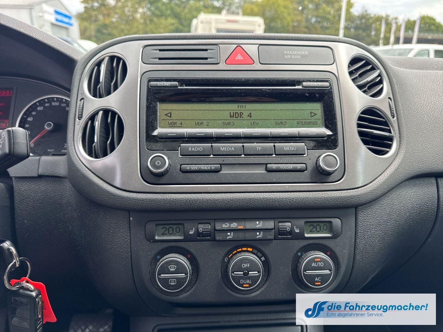 Fahrzeugabbildung Volkswagen Tiguan Sport & Style 4Motion El. Panodach *EXPO
