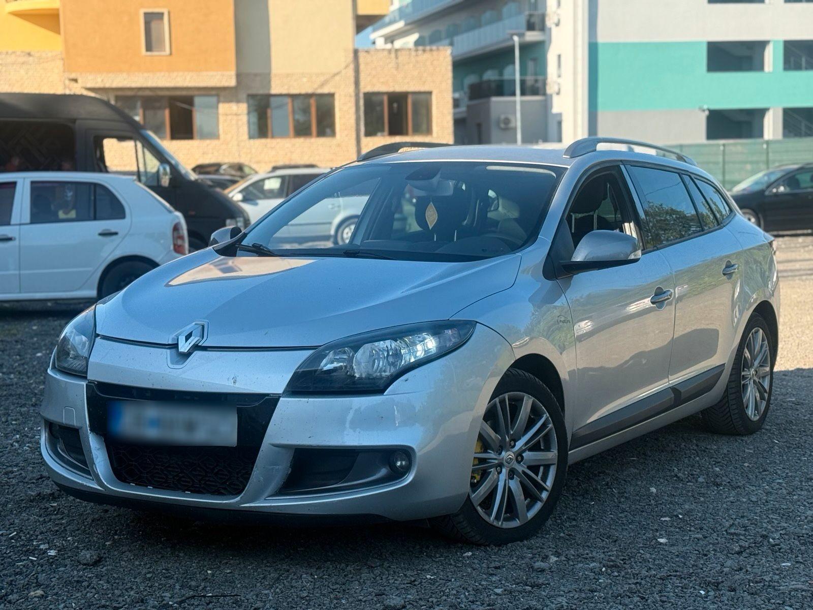 Renault Megane 2015 — rear view