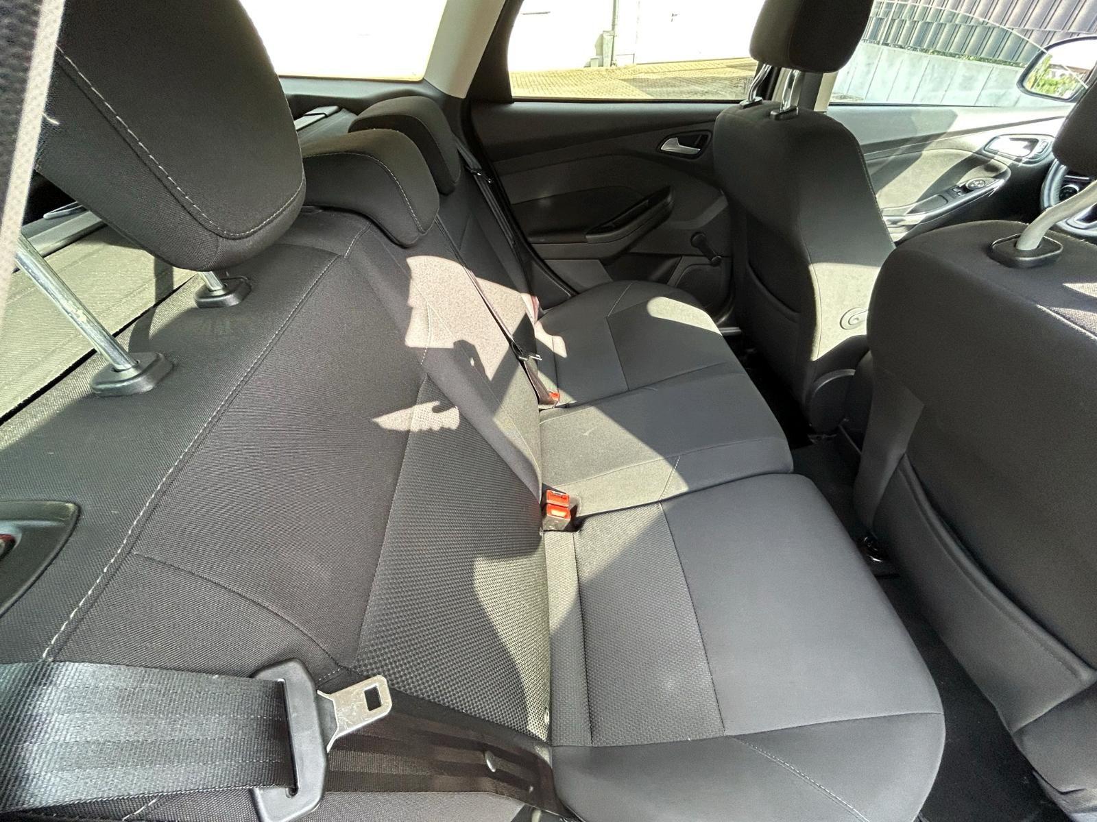Ford Focus 2015 — photo 12