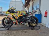 Yamaha Yzf-R1 Racebike 