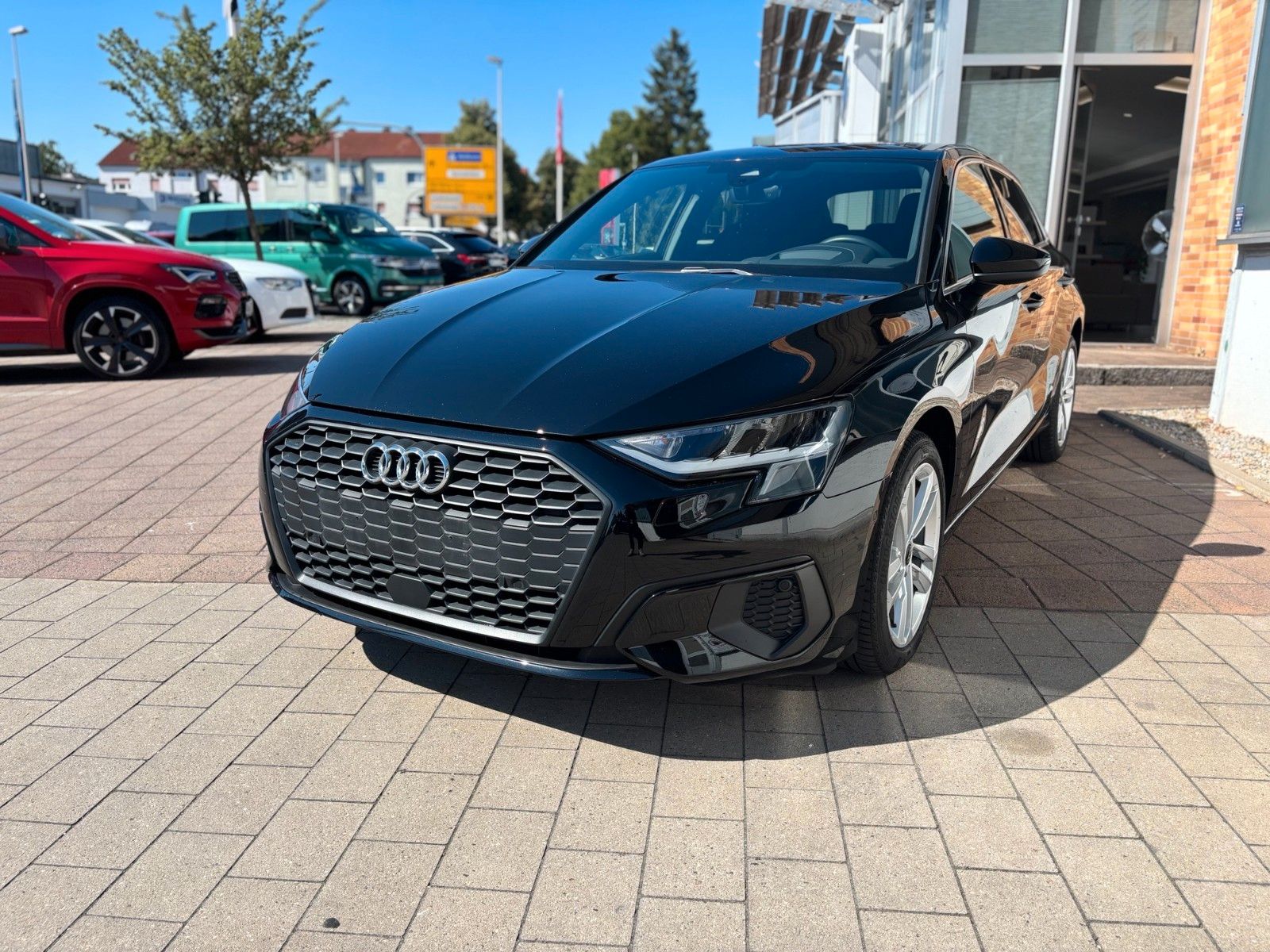 Fahrzeugabbildung Audi A3 Sportback 30 TFSI basis