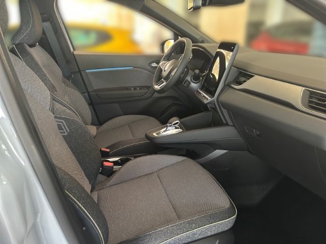 Fahrzeugabbildung Renault Captur Techno Mild Hybrid 160 EDC Winterpaket Na