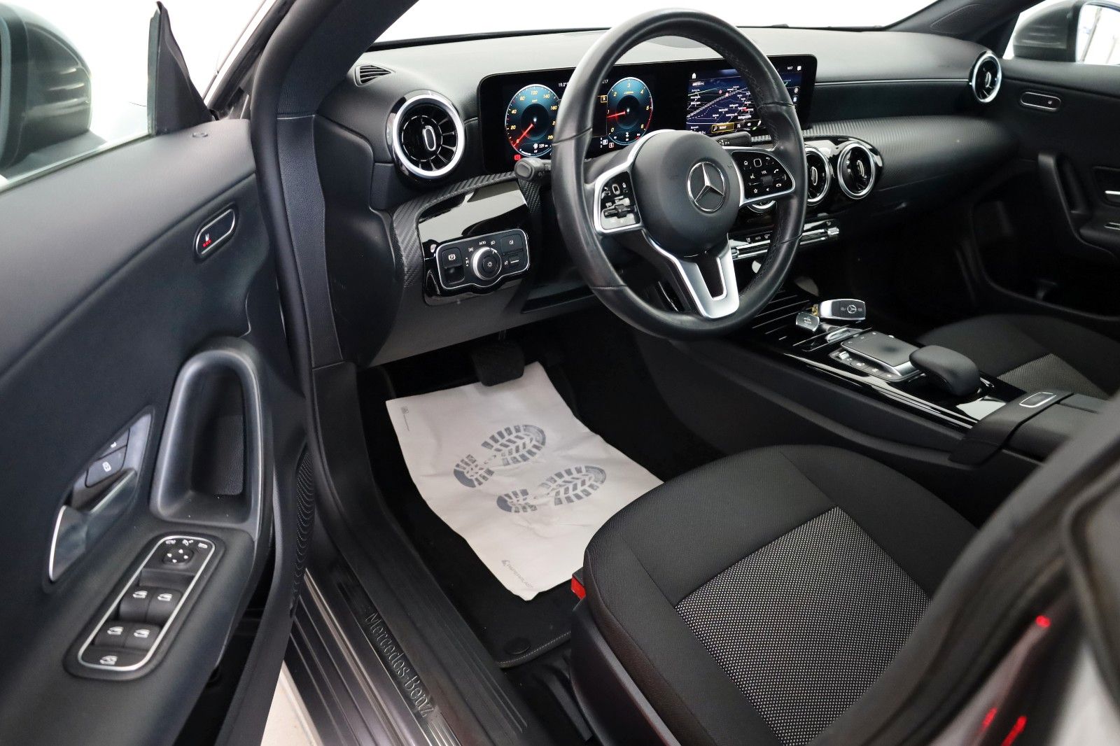 Fahrzeugabbildung Mercedes-Benz CLA 200d SB,Navi,LED,Kamera,Park Paket,AHK el.
