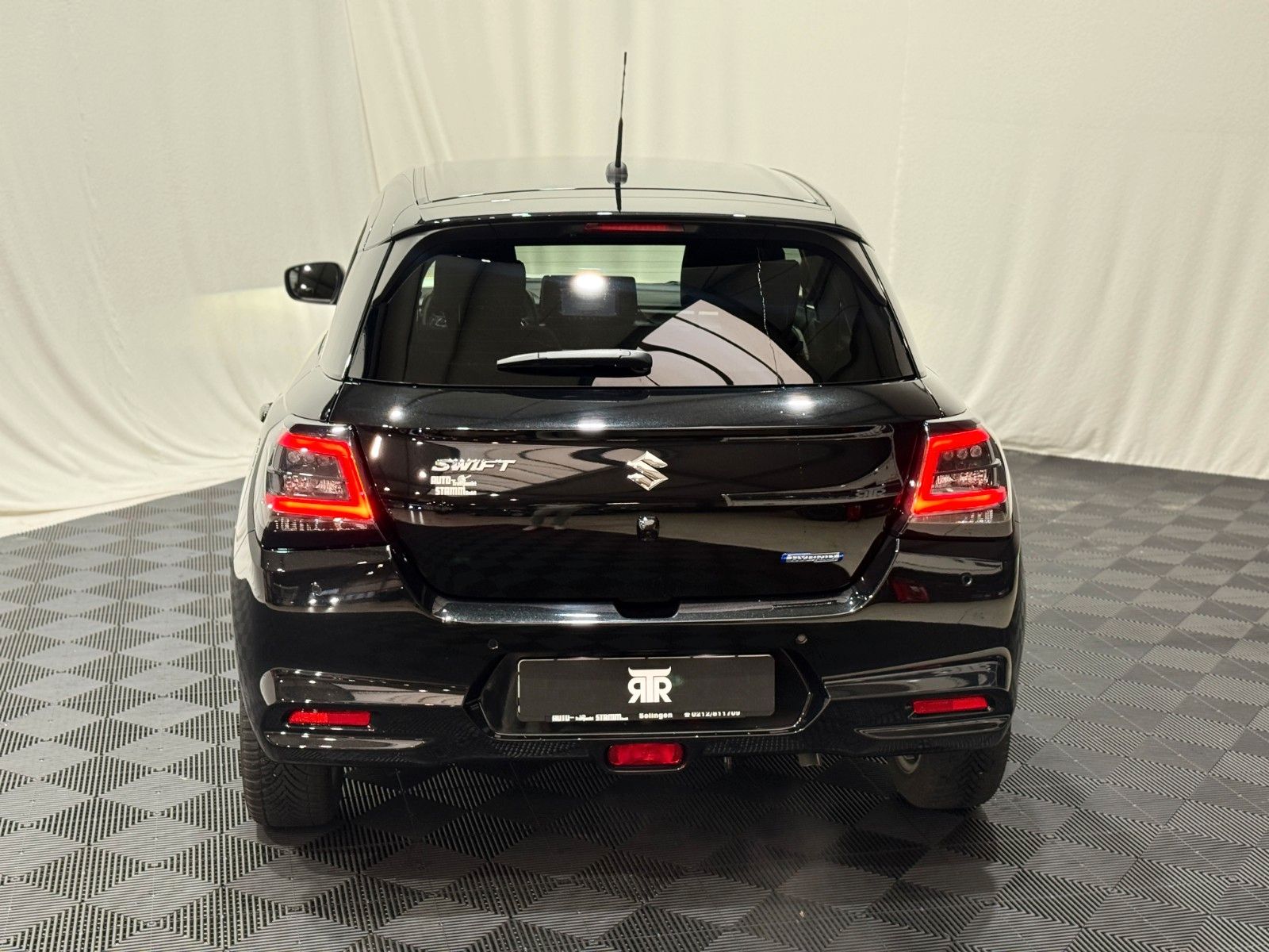 Fahrzeugabbildung Suzuki Swift 1.2 HYBRID Comfort+