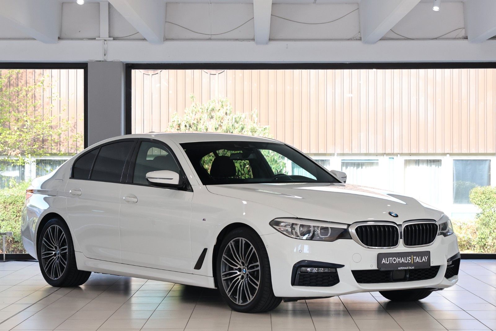BMW 530 d Limousine M Sport DisplayKey*Navi*ACC*KAM