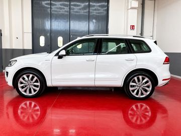 Volkswagen Touareg - 12