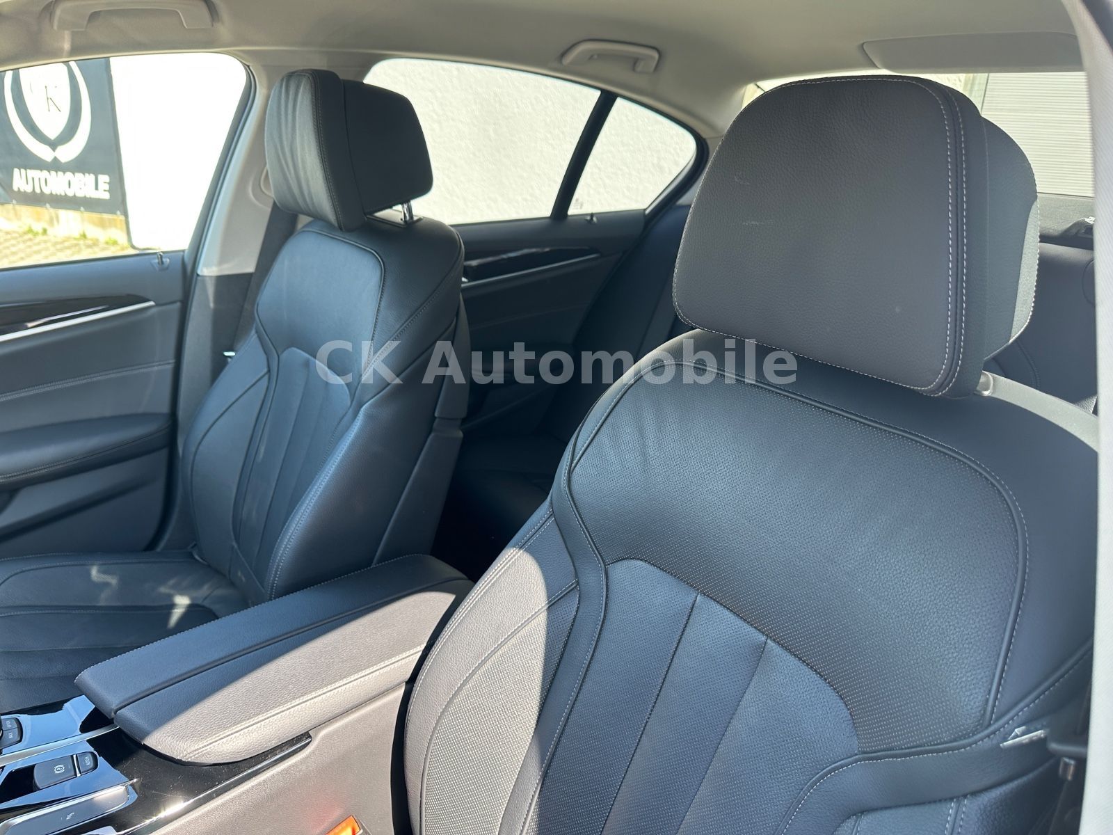 Fahrzeugabbildung BMW 530 i Lim. xDrive Sport Line/Navi/Leder/LED/Kam.