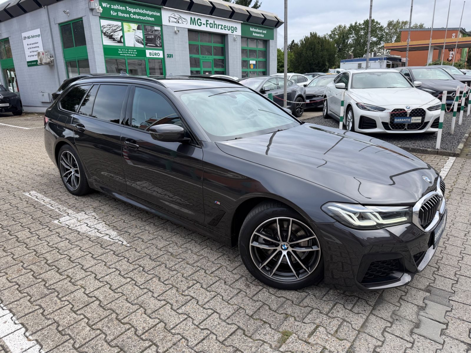 Fahrzeugabbildung BMW 520d Touring M SPORT LASER HUD KAMERA AHK LEDER