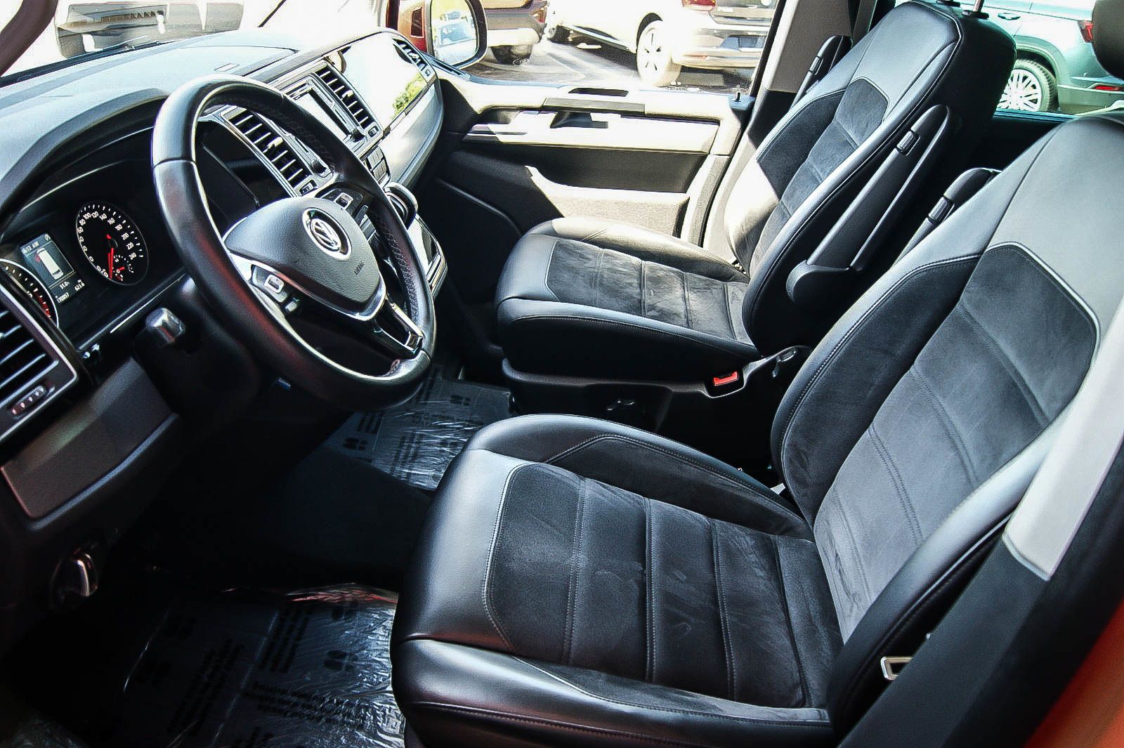 Fahrzeugabbildung Volkswagen T6 Multivan 20TDI Generation Six LED NAVI 1.HAND