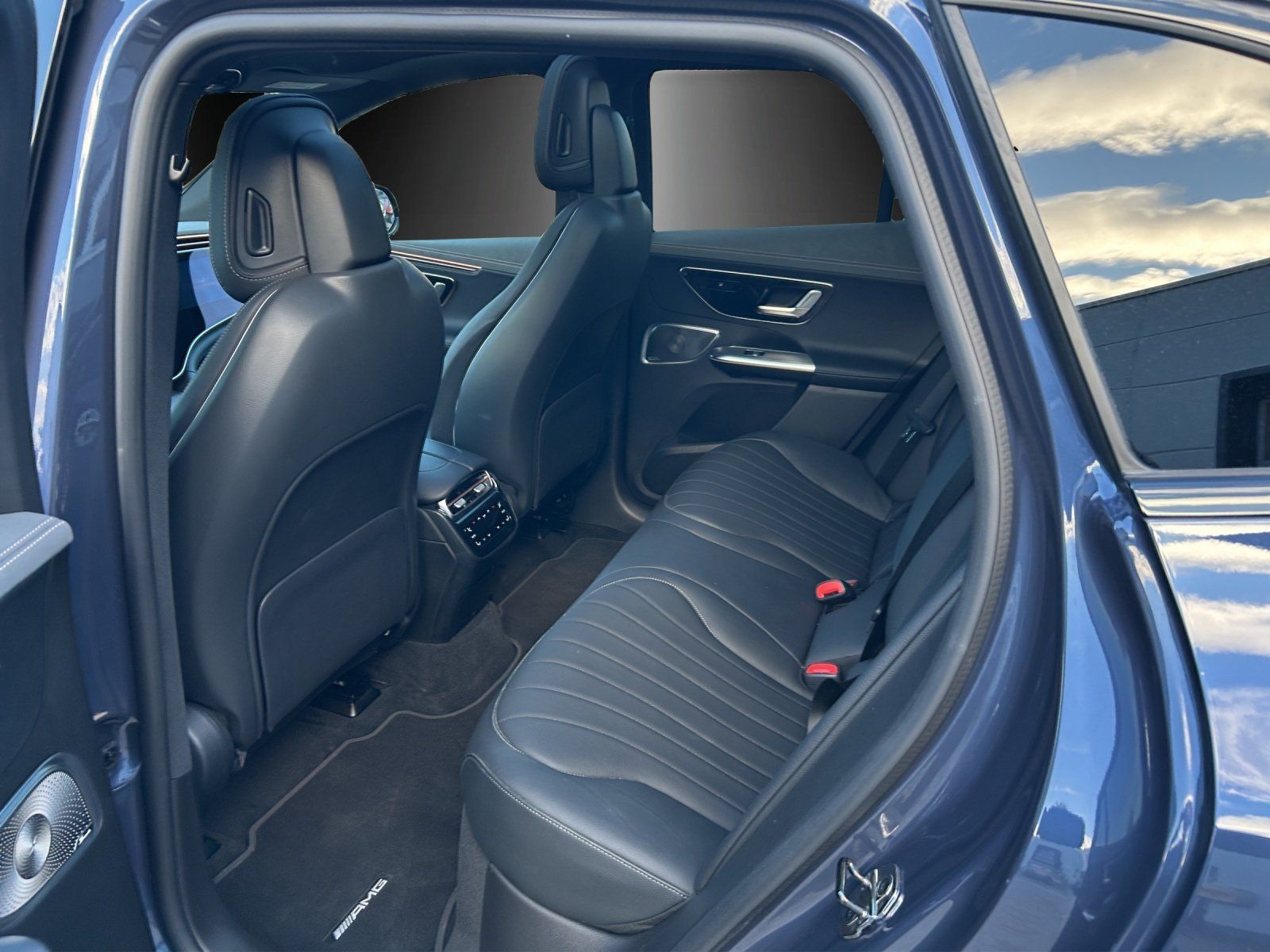 Fahrzeugabbildung Mercedes-Benz EQE350 4M SUV Premium AMG Hyper HAL Airmatic AHK