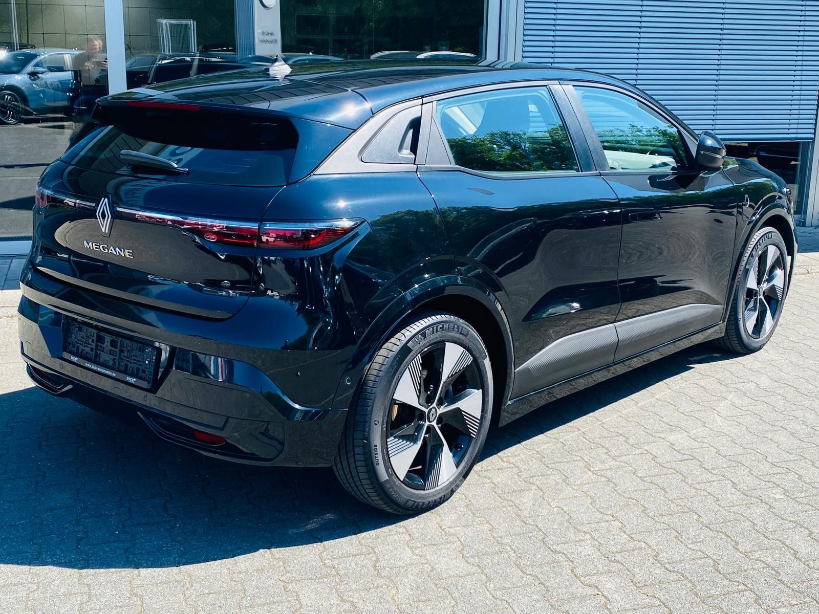 Fahrzeugabbildung Renault Megane E-TECH Equilibre Elec NAVI+LED+SHZ+KAM+WP