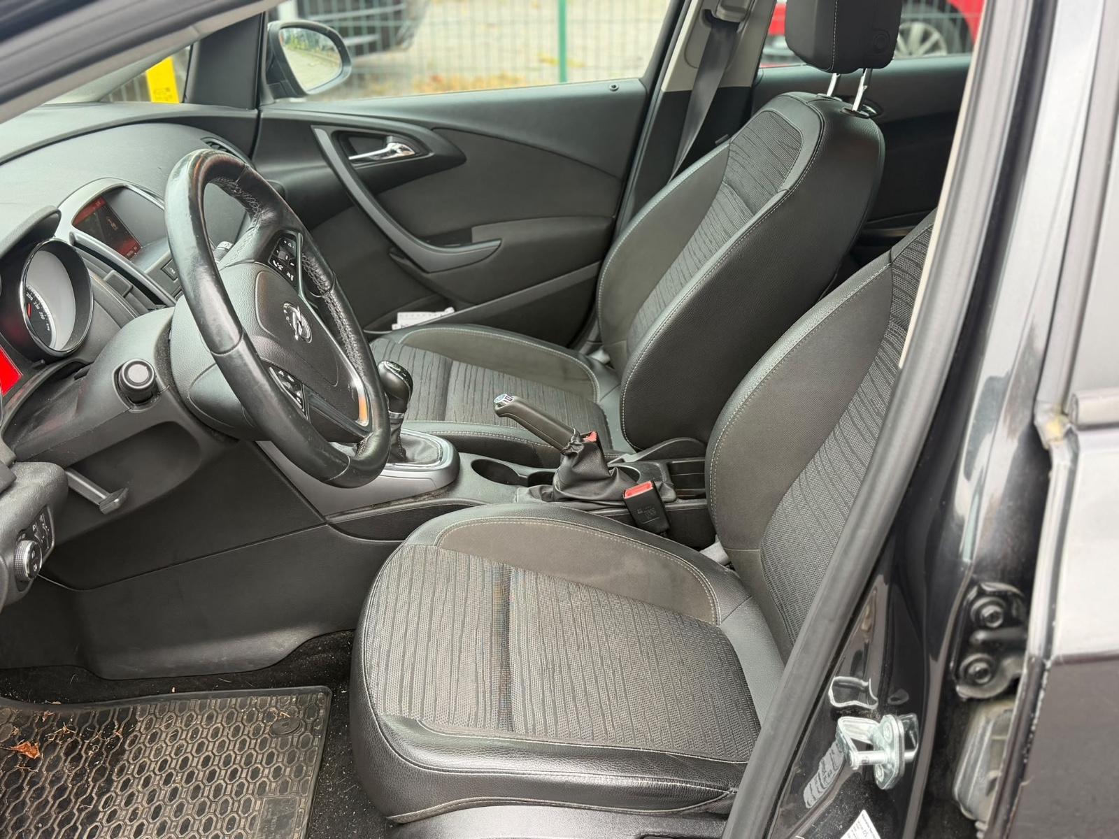 Opel Astra 2015 — photo 8
