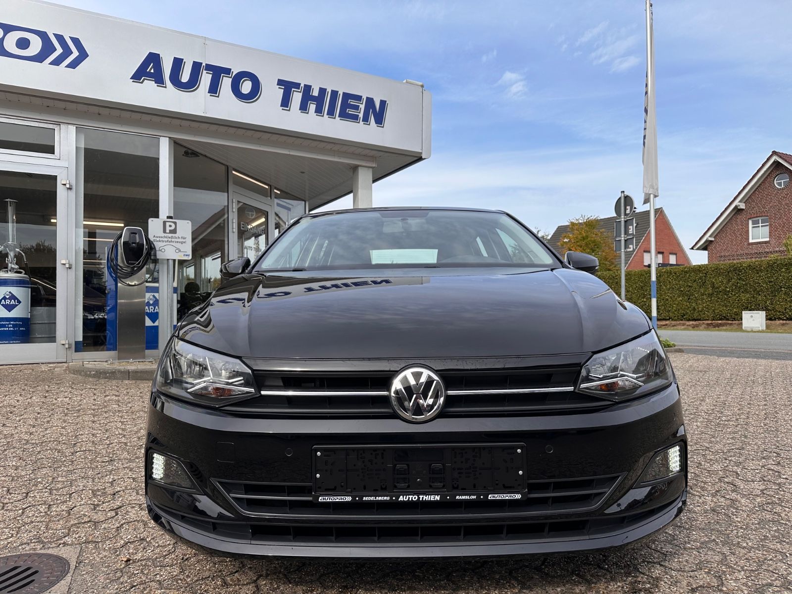 Fahrzeugabbildung Volkswagen Polo 1.0 TSI Comfortline APP/SHZG/GJR/PDC