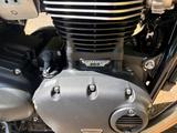 Triumph Street Twin - TRIUMPH STREET