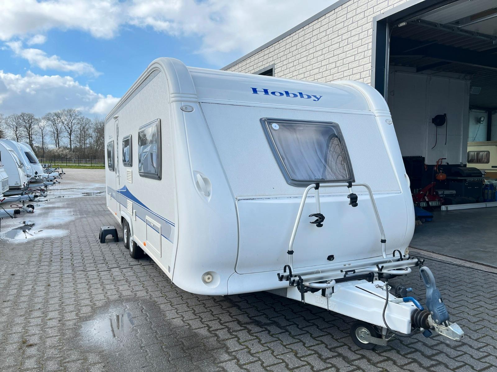 Hobby PRESTIGE 610 UL - Rundsitz/Einzelbetten/Mover
