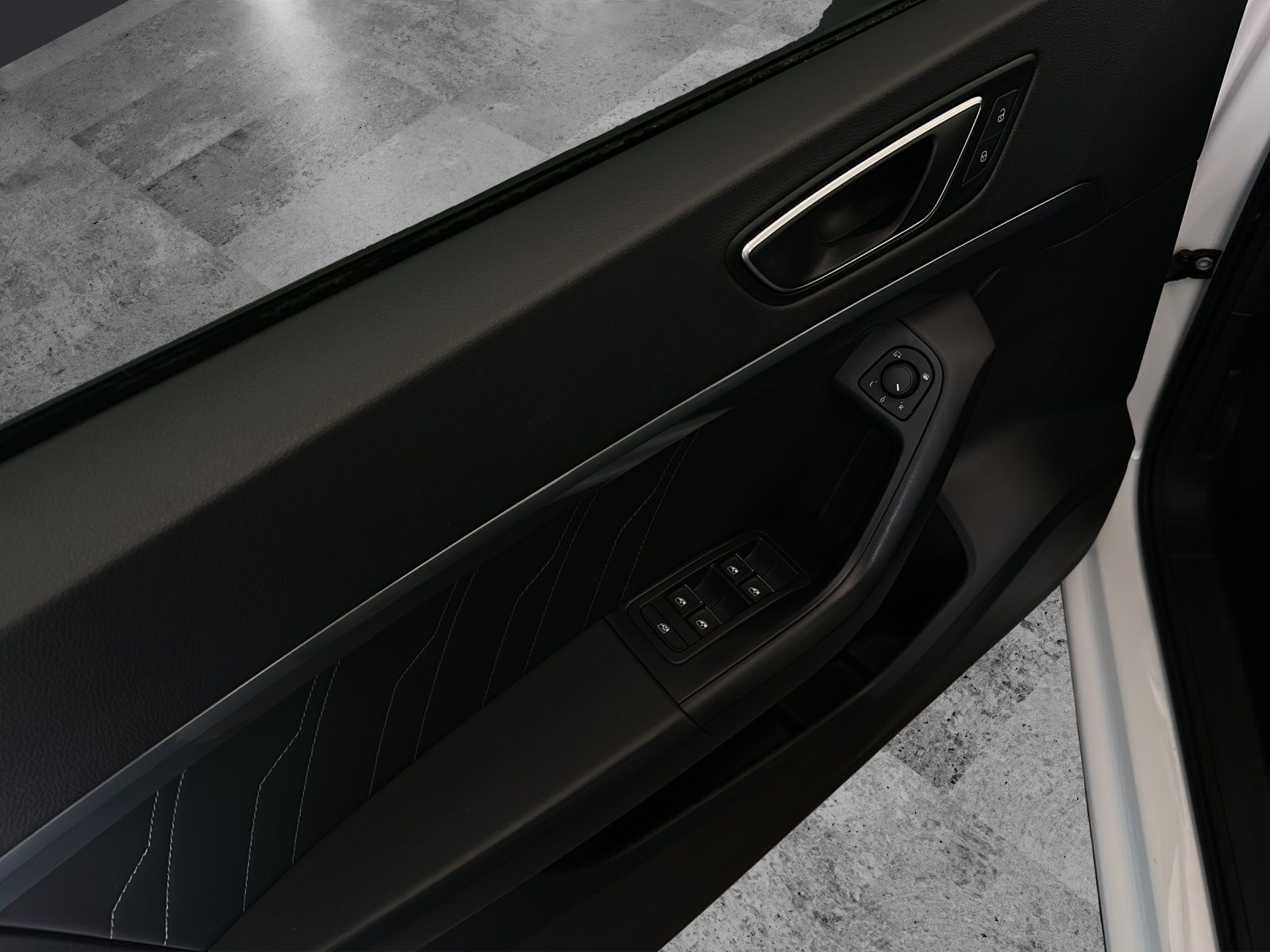 Fahrzeugabbildung SEAT Ateca TSI Style LED Navi GRA RFK SH