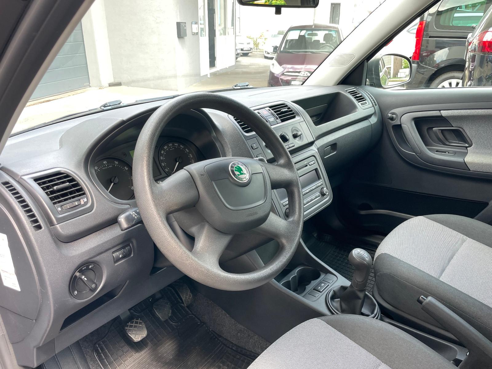 Skoda Fabia 2011 — photo 8
