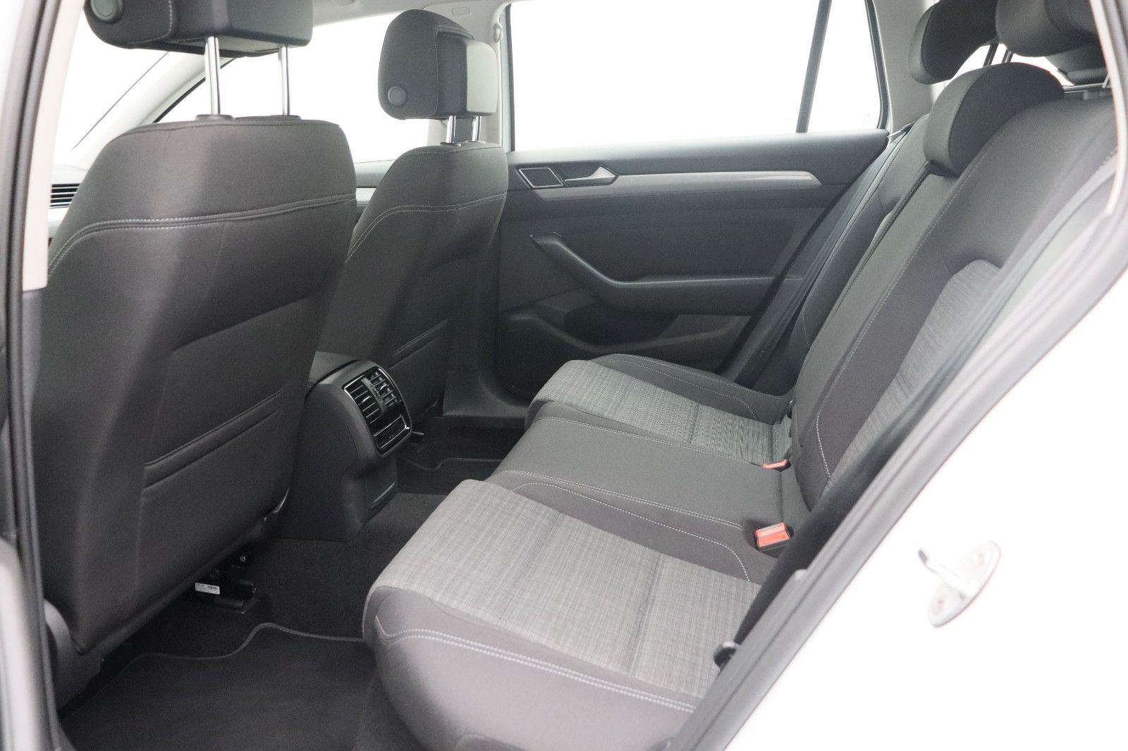 Fahrzeugabbildung Volkswagen Passat Variant 2.0 TDI Business