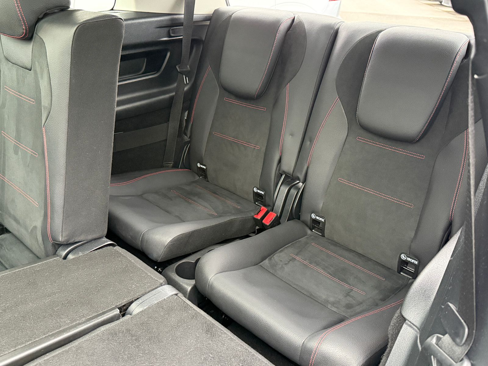 Fahrzeugabbildung Mercedes-Benz GLB 220d 4Matic AMG ACC AHK Kamera Ambiente Pano