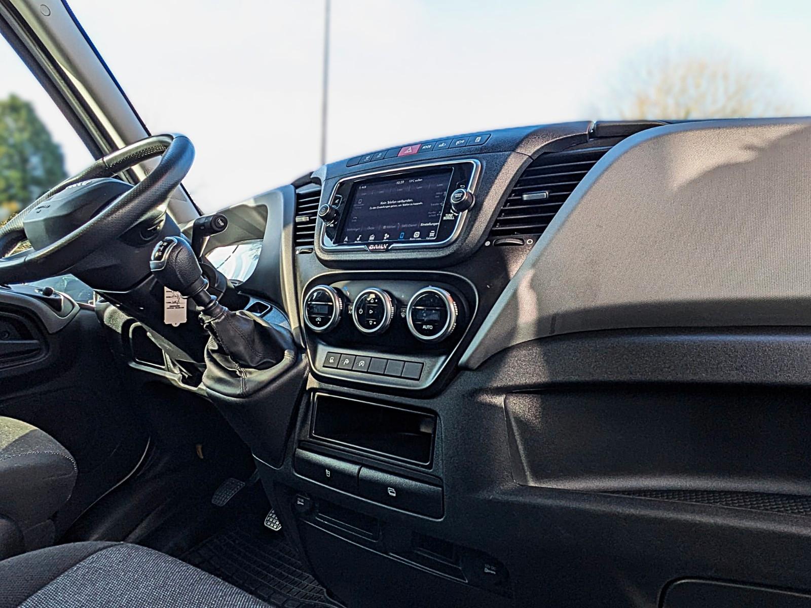 Iveco Daily DOKA KASTEN 6 SITZE KLIMA NAVI STANDH. CAM