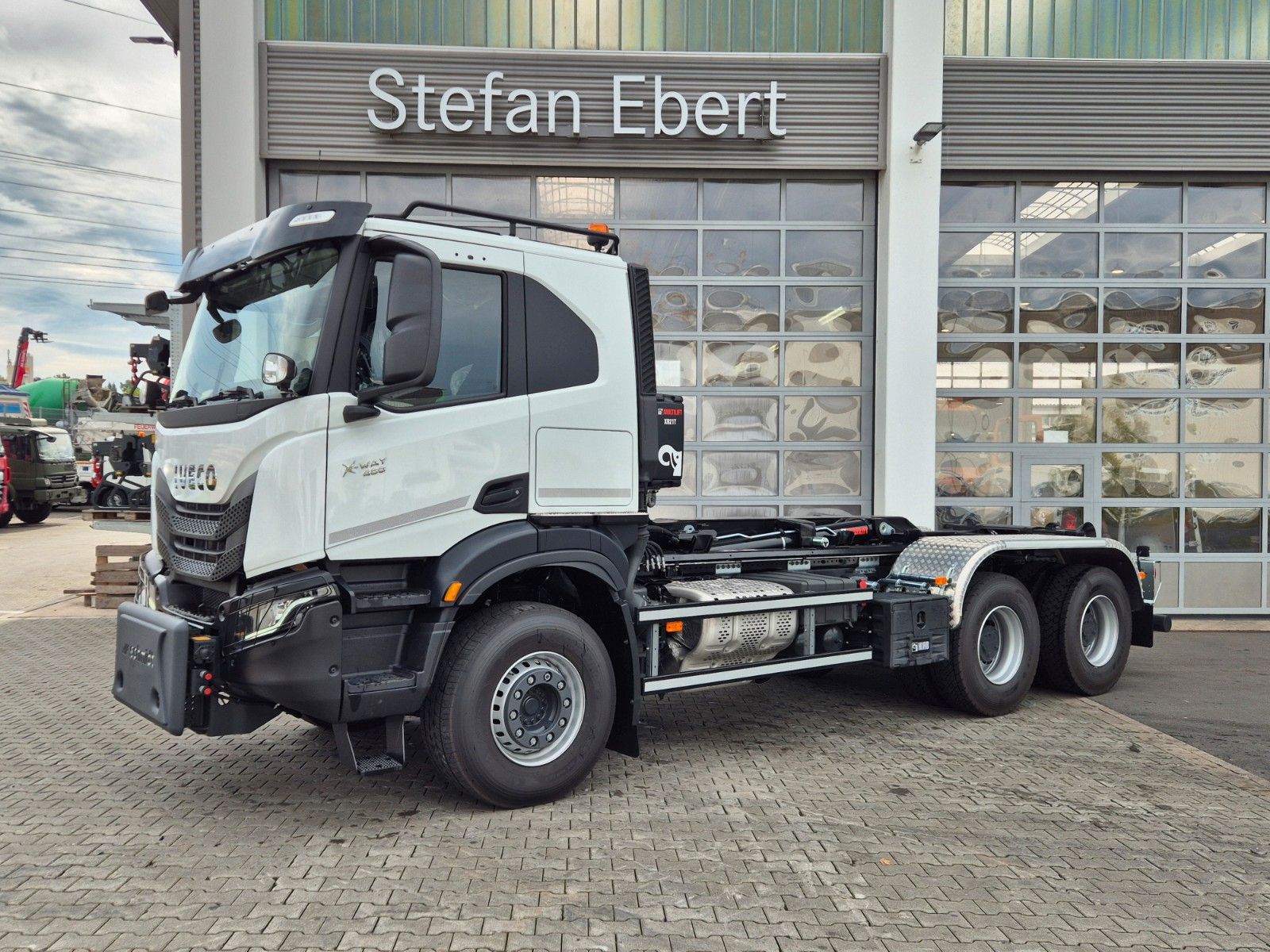 Fahrzeugabbildung Iveco X-Way AT300X48Z/P HR OFF 6x4 Hiab Winterdienst