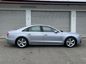 Audi A8 - 6