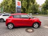 Suzuki Swift Comfort 1. HAND KLIMA KAMERA SITZHZG - Suzuki Swift: Rot