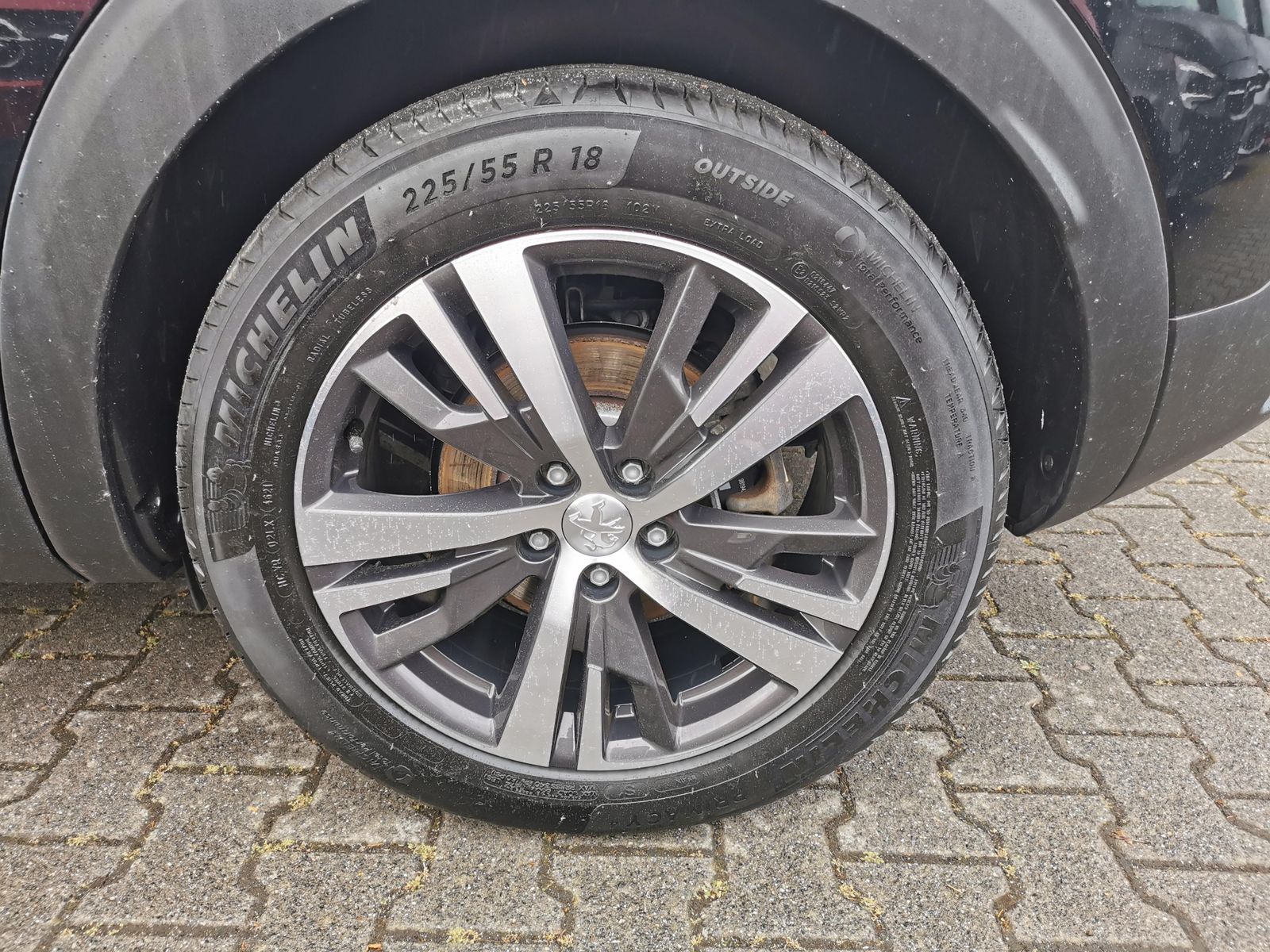 Fahrzeugabbildung Peugeot 3008 1.2 PureTech 130, GT