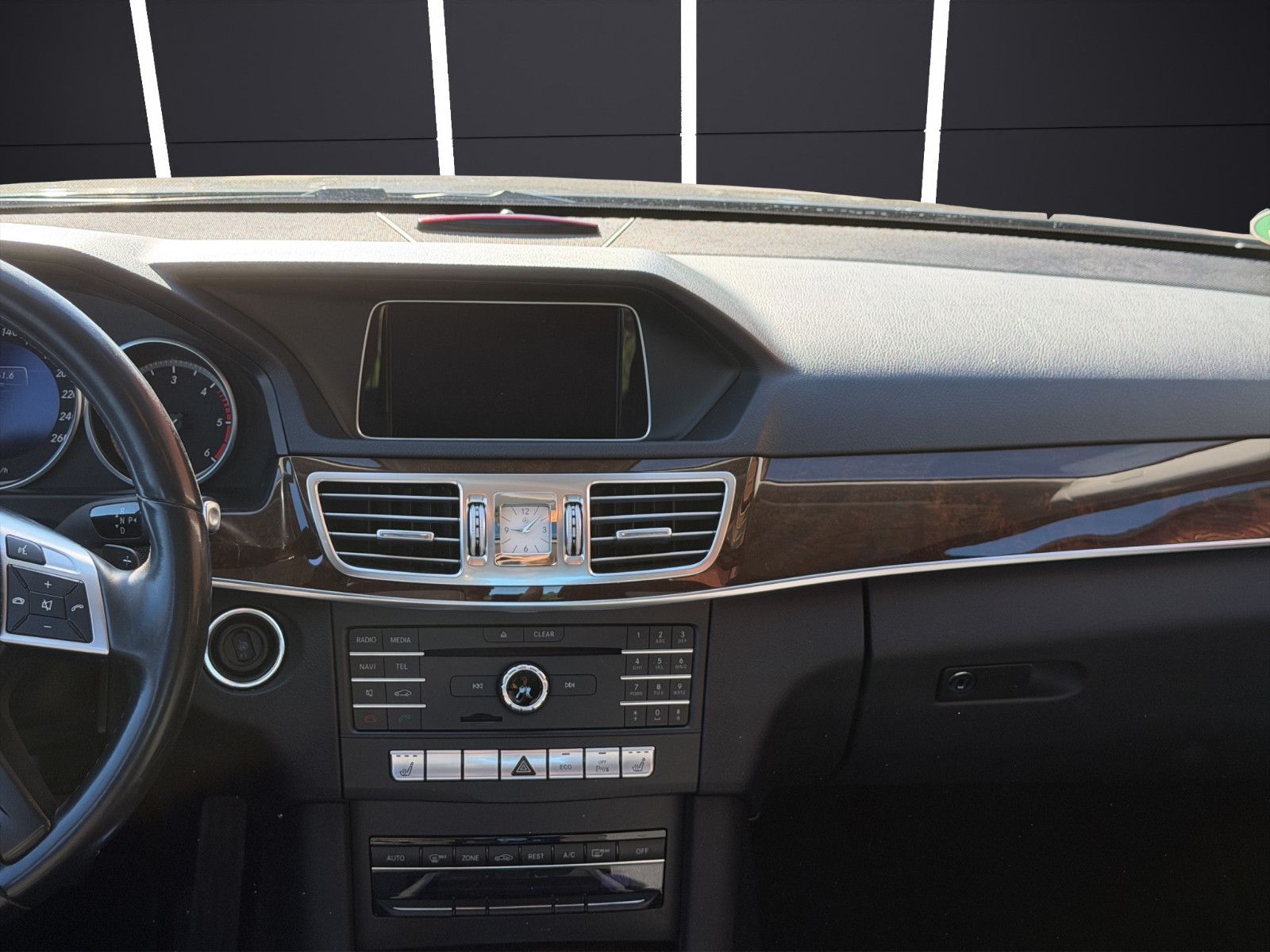Fahrzeugabbildung Mercedes-Benz E 350 Limousine/2.Hand/Scheckheft/Top/360gKamer