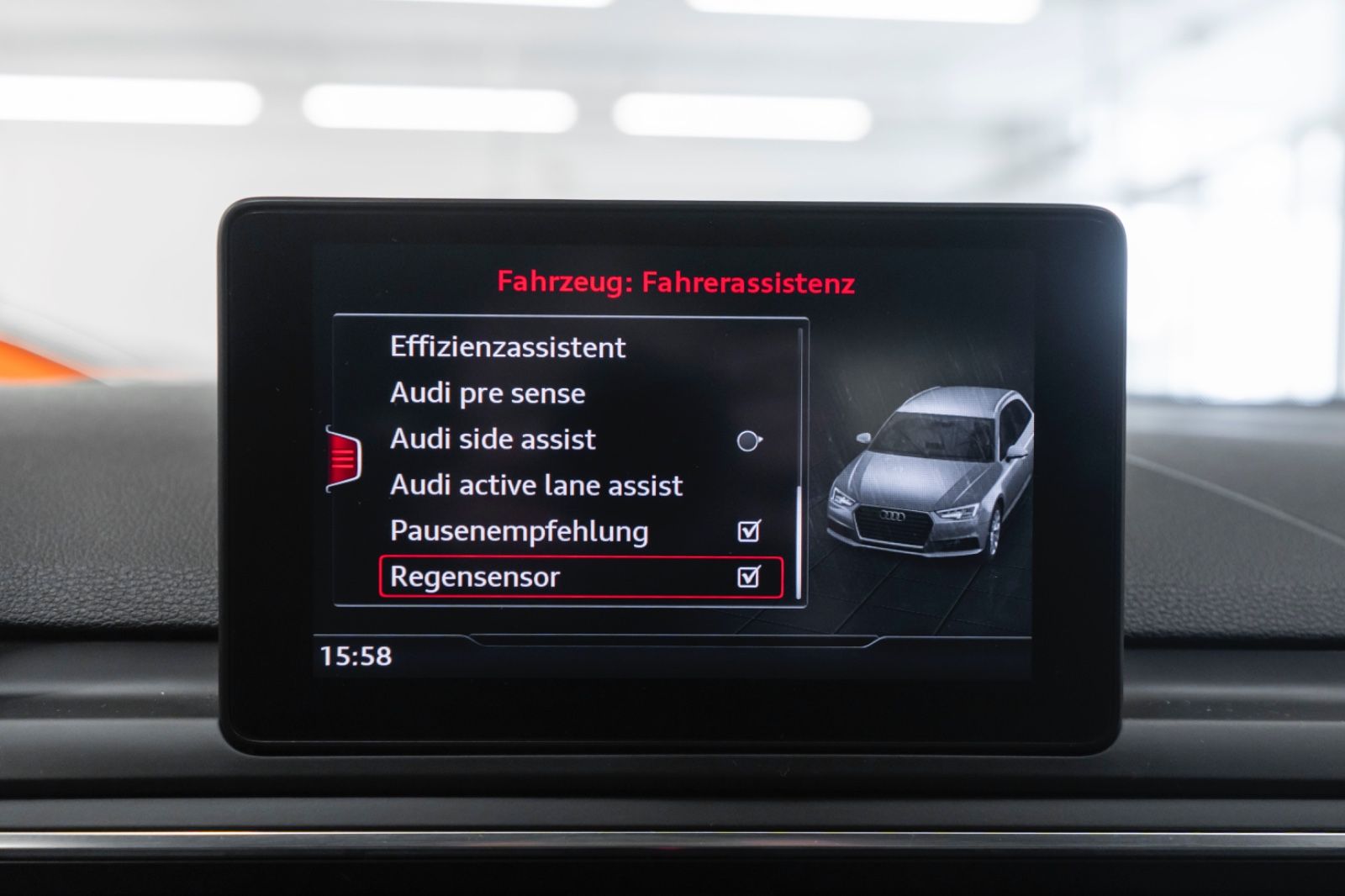 Fahrzeugabbildung Audi A4 Avant Quattro H&K ACC TOTW SHZ PDC NAV