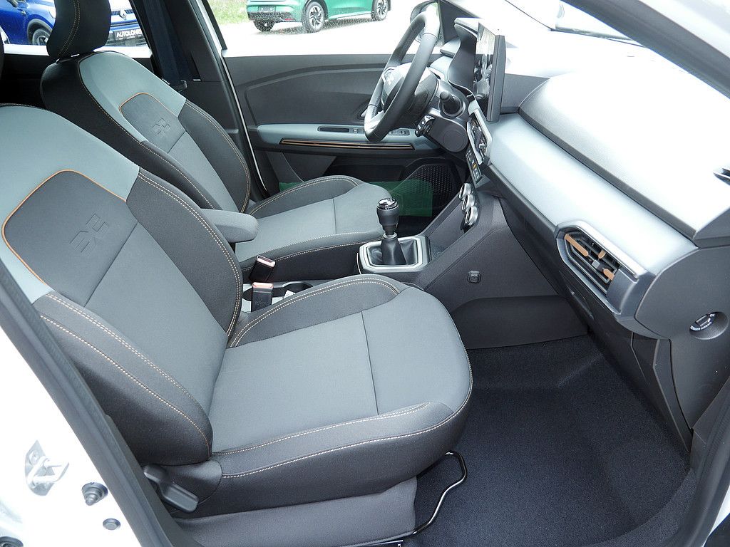 Fahrzeugabbildung Dacia Sandero Stepway Extreme TCe 110 NAVI LED 360°