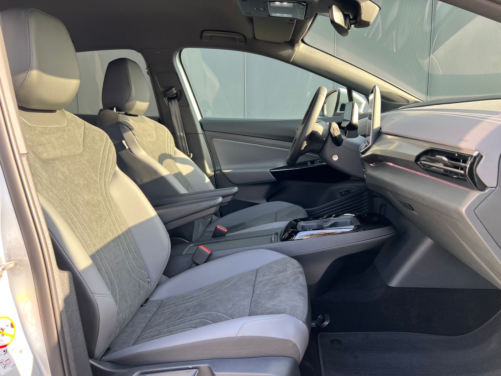Fahrzeugabbildung Volkswagen ID.4 Pro 210 kW *Infotainment-Paket, Design-Pake