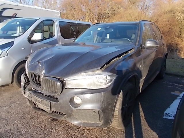 BMW X5 xDrive30d UNFALL Airbag geschlossen