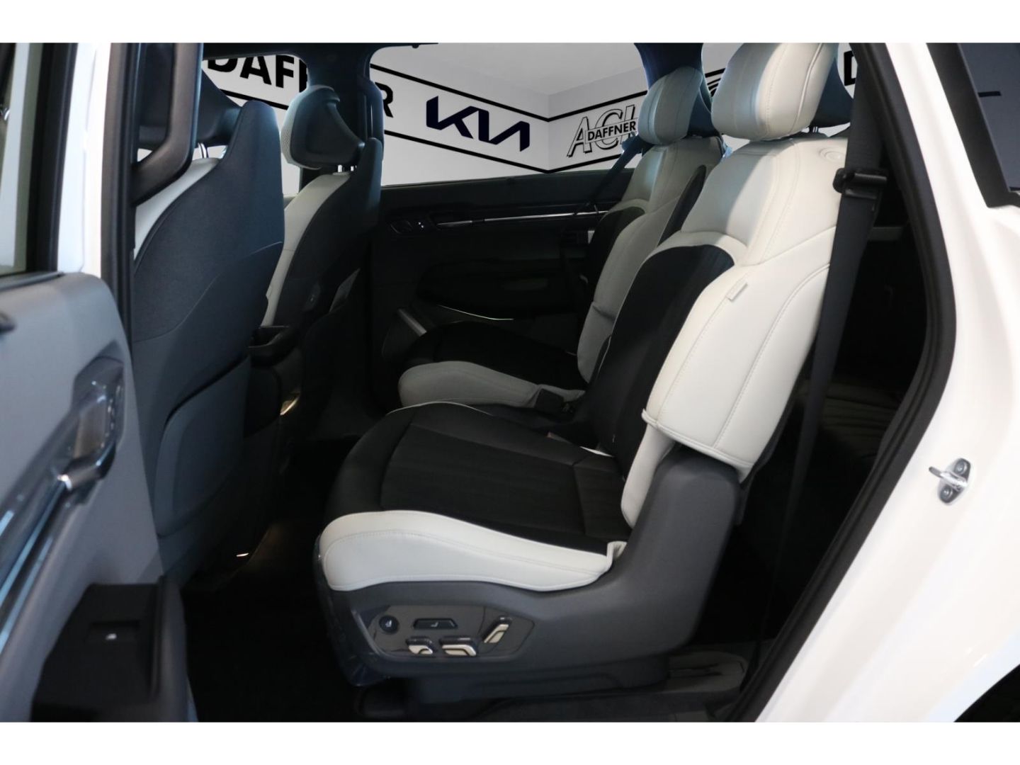 Fahrzeugabbildung Kia EV9 GT-Line AWD Kamera 6-Sitze Panoramadach LED