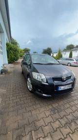 Toyota Auris 2,2-l-D-CAT D-CAT - Toyota Auris: D Cat