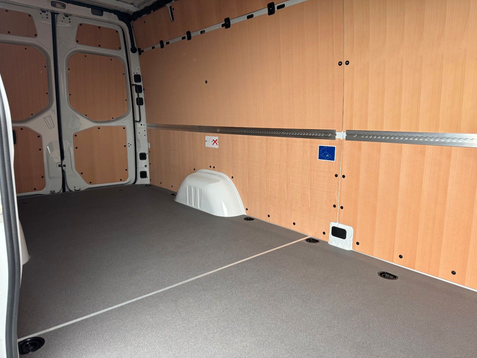 Fahrzeugabbildung Mercedes-Benz Sprinter 319 CDI 4325 LED MBUX SHZ AHK